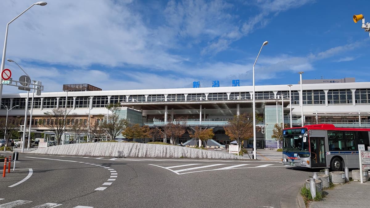 新潟県の県庁所在地にある県内最大人口を抱える中核駅の新潟駅
