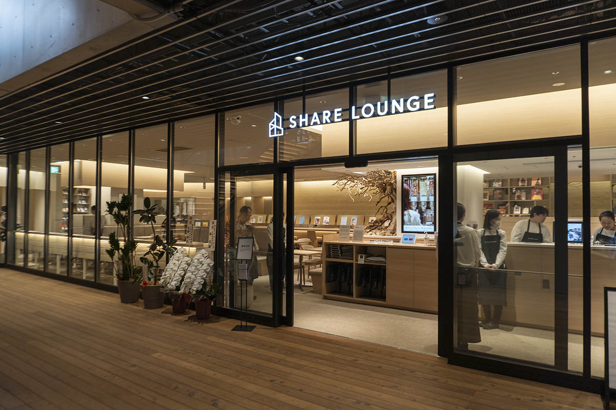 カフェ&ワークスペース「SHARE LOUNGE」(地下1階)