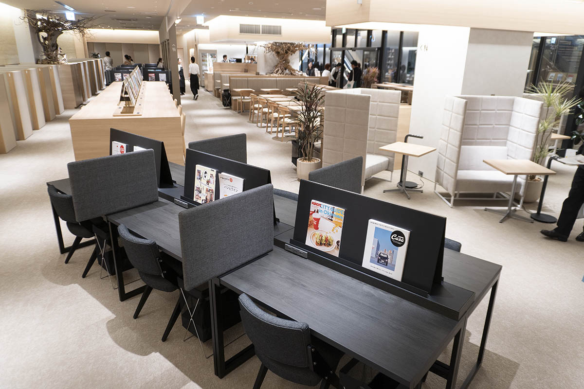 カフェ&ワークスペース「SHARE LOUNGE」(地下1階)