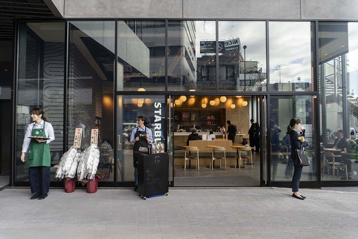 スペシャリティ コーヒーストア「スターバックス コーヒー」(1階)