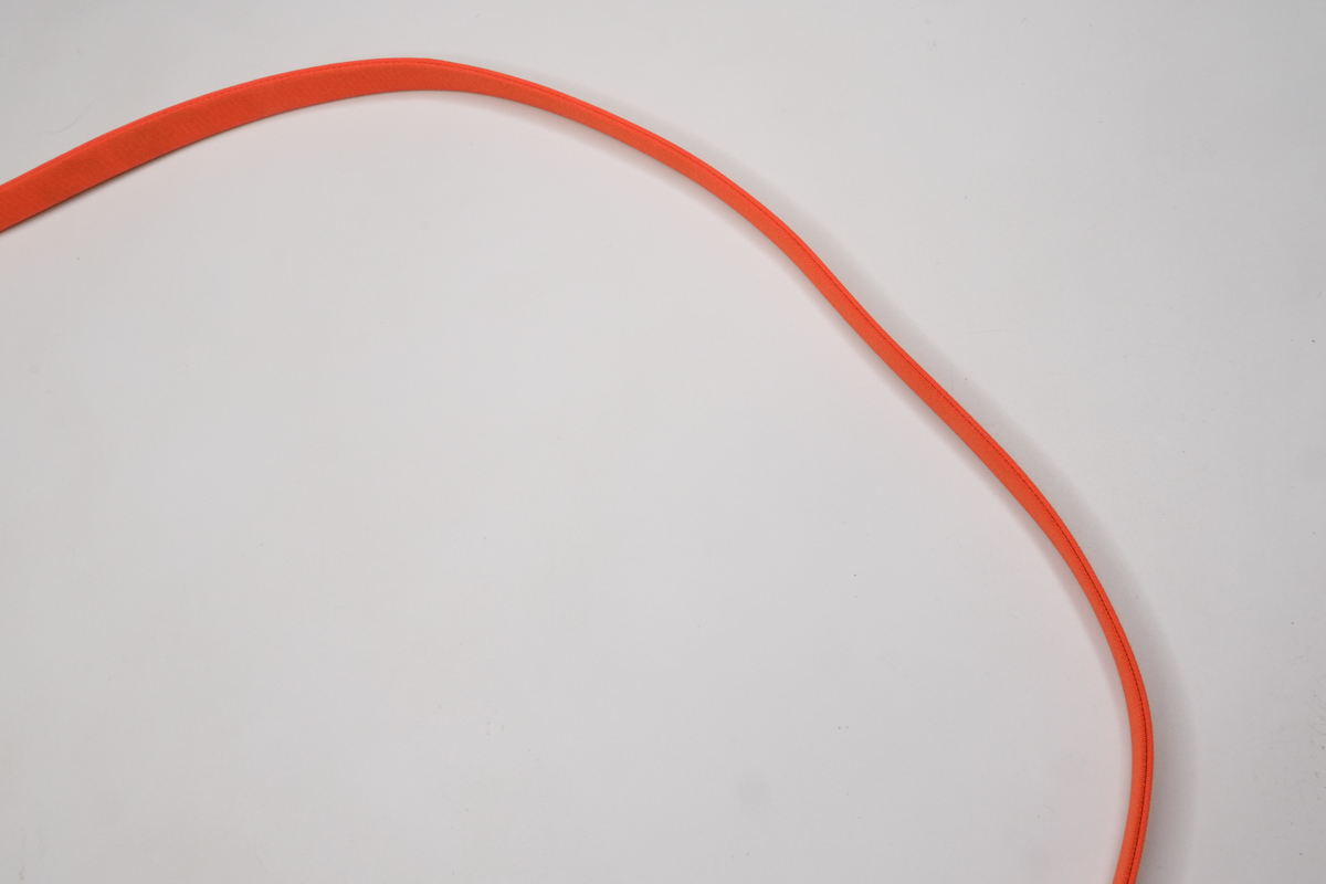 放っておくと勝手にくっついて一本になります