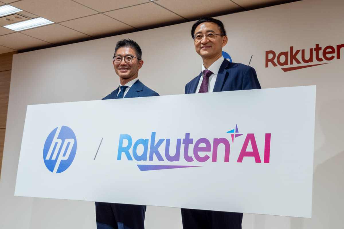 岡戸伸樹氏(左)とティン・ツァイ氏(右)