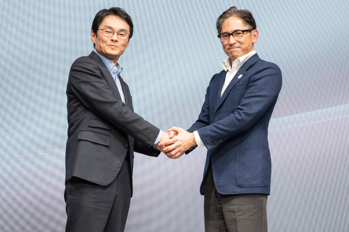 MUFG山本氏(左)とOpenAI Japan合同会社 代表執行役員社長の長崎忠雄氏(右)