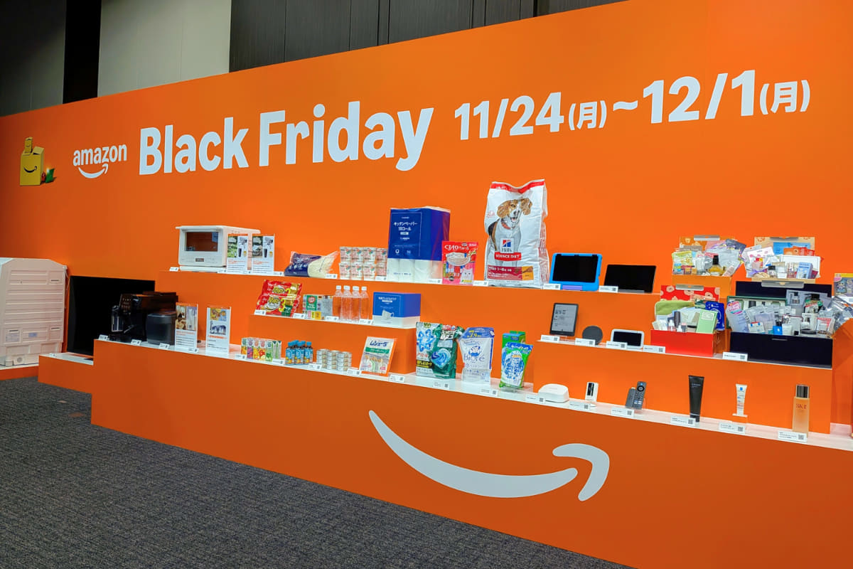 セール対象商品の展示も