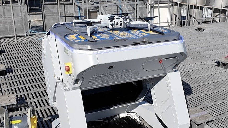 屋上に設置されたSkydio Dock for X10