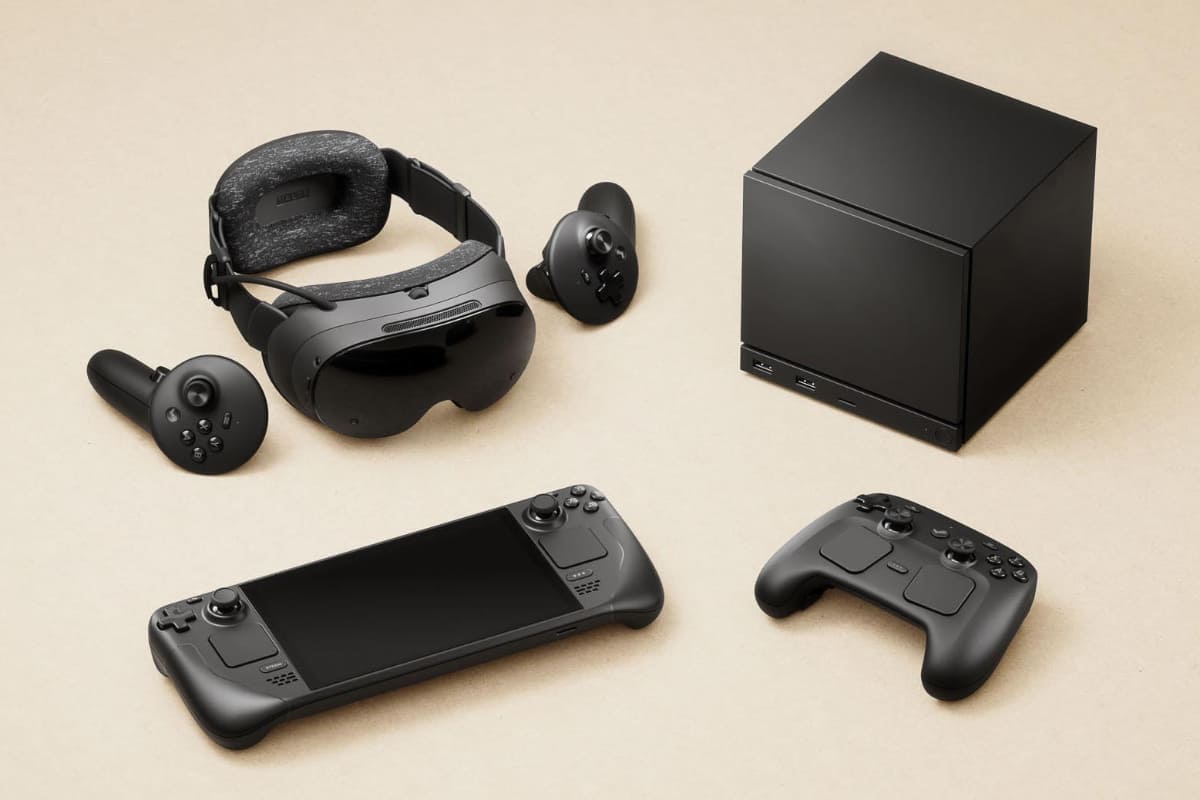 Valveのハード群。右上が据え置き型の「Steam Machine」