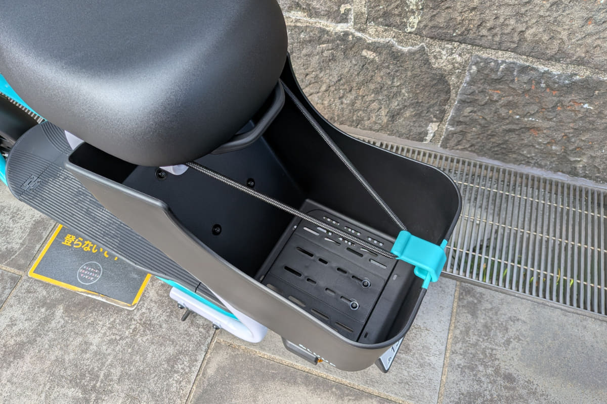 落下防止フック搭載のカゴ