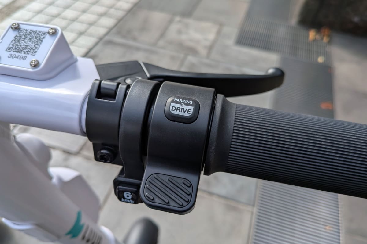 DRIVE/PARKINGスイッチ