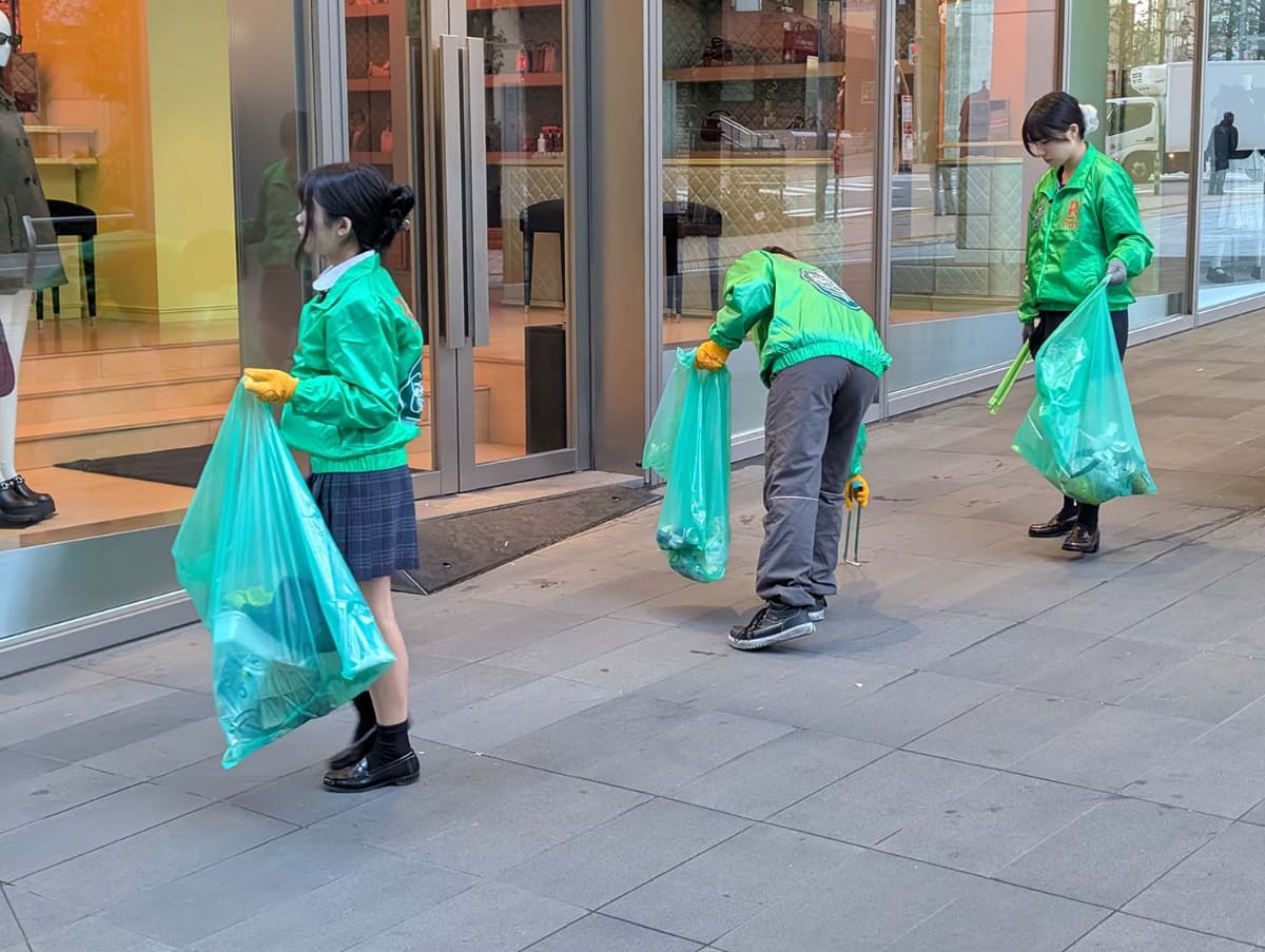 渋谷区による事前のアナウンスと生憎の荒天などもあり街はそこまで汚れていなかったが、それでも大量のゴミが集まった