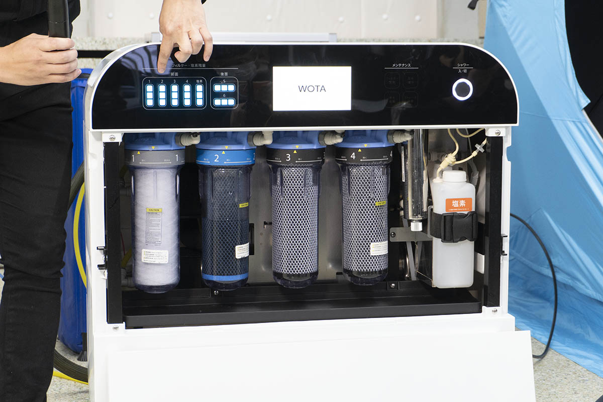 屋外シャワーキットに使用する「WOTA BOX」の内部