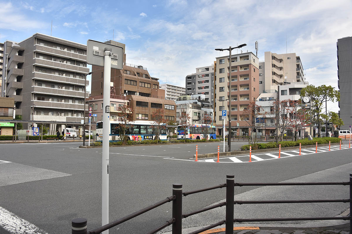 新小岩信号場は機能縮小に伴って、その一部がバスターミナルに整備された