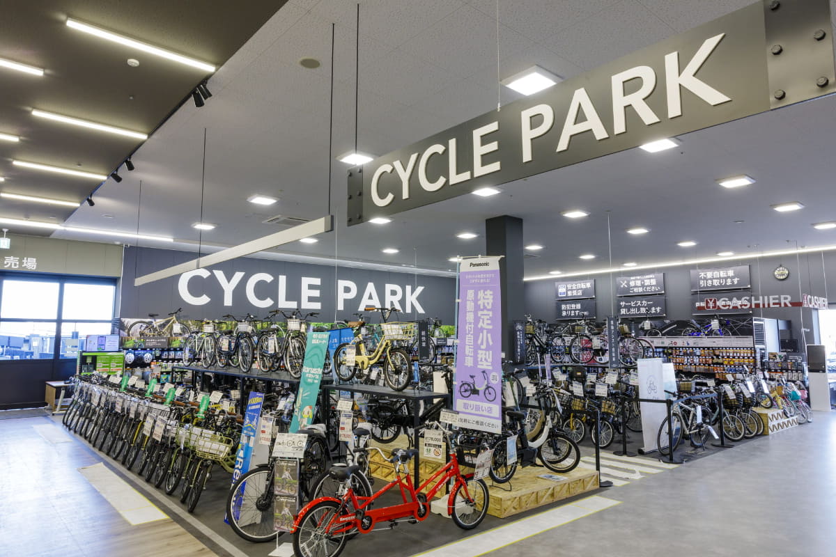 展示と修理スペースを兼ね備えたサイクルコーナー