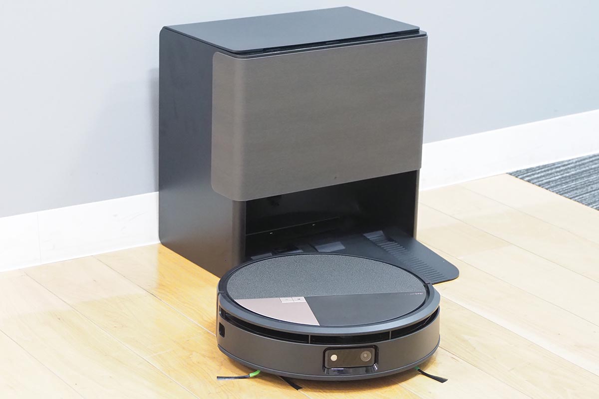 8月に日本で発売されたルンバ最新モデル「Roomba Max 705 Combo ロボット + AutoWash 充電ステーション」