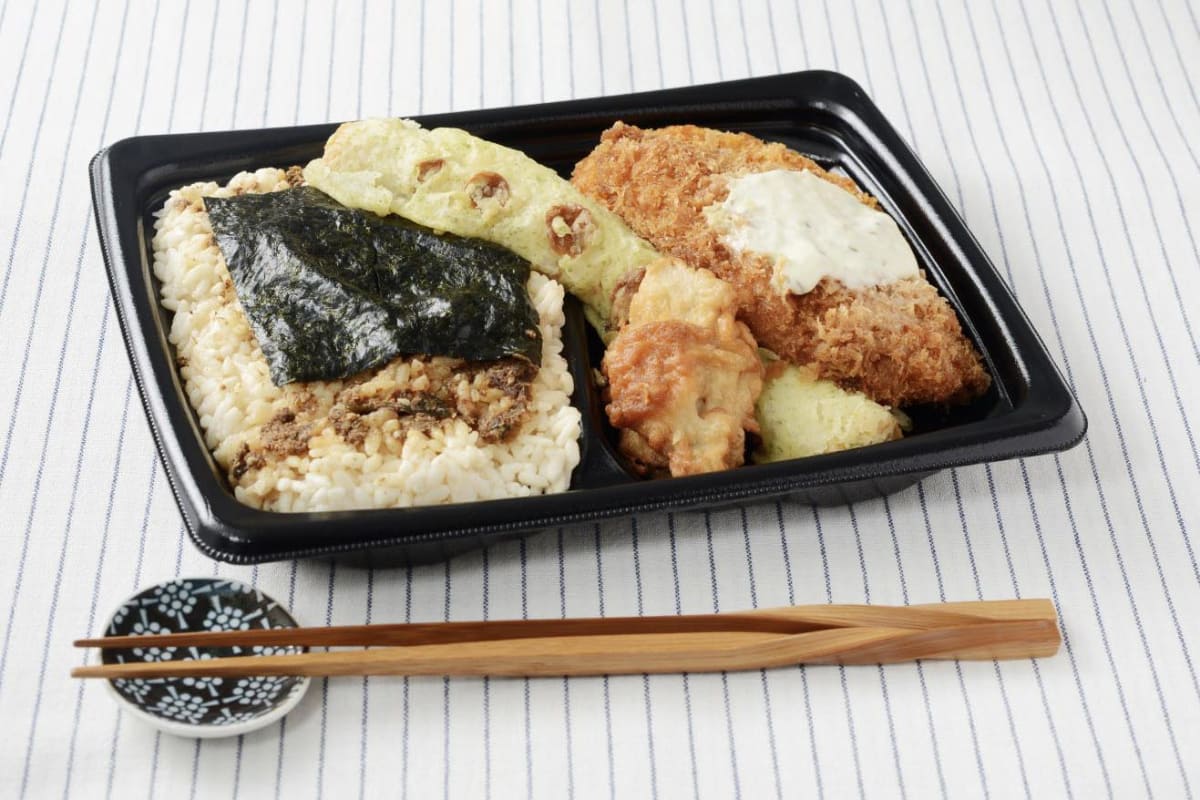 だしご飯の海苔弁当
