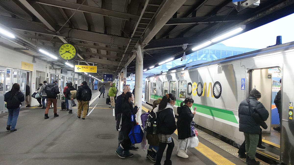12月14日、北見駅に到着した列車。このあと全列車が運休となった