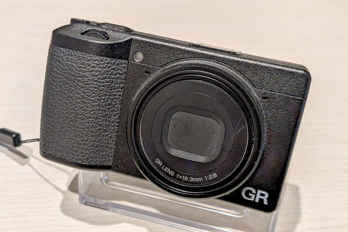 RICOH GR III