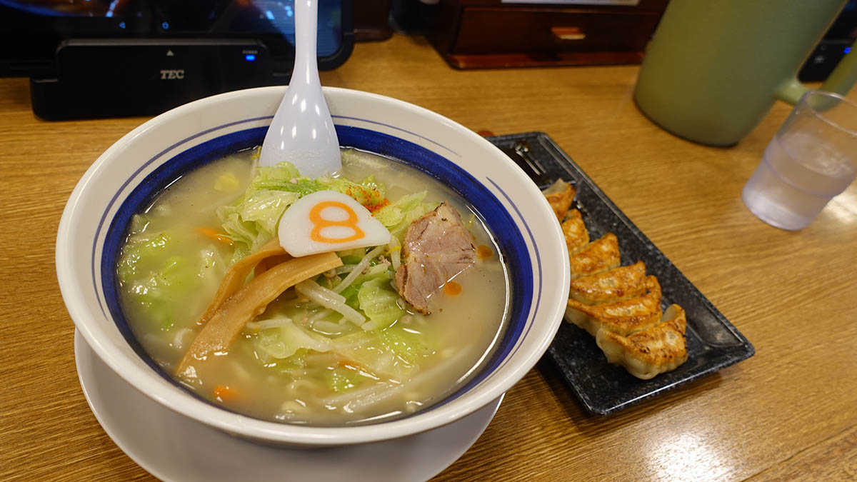 従来業態の定番「野菜らーめん」。福井県・敦賀木崎店にて