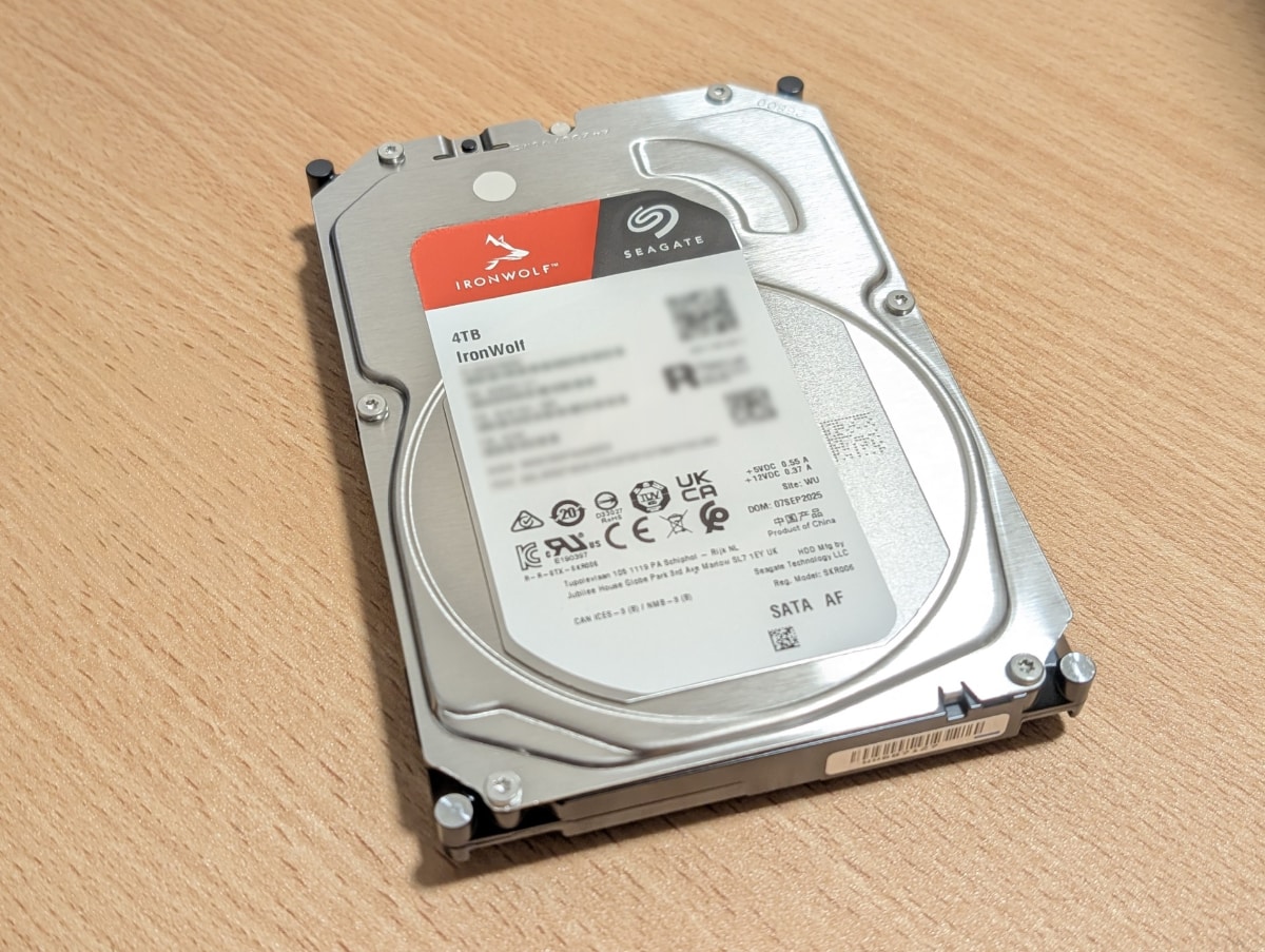 4TB×2を用意。手元にHDDがない場合は別途HDD(NAS用推奨)が必要