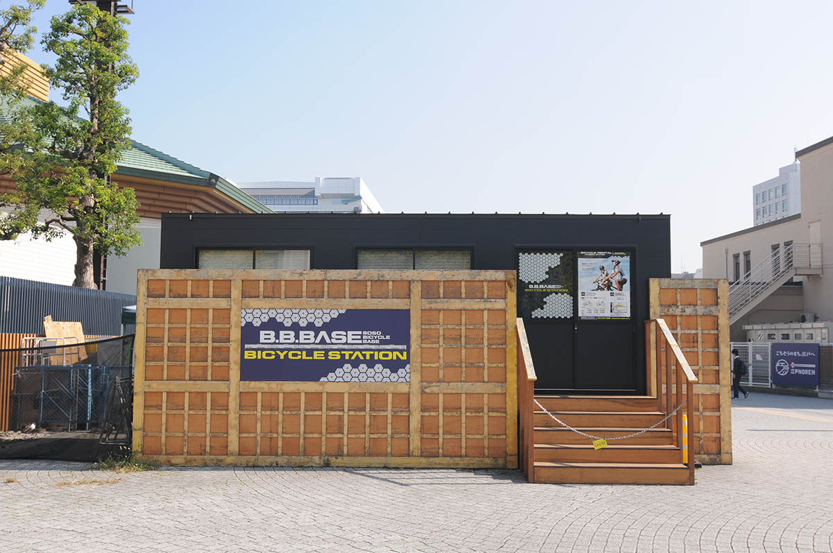 18年に運行を開始したサイクルトレイン「BOSO BICYCLE BASE」の発着駅として、両国駅は存在感を発揮(19年11月撮影)