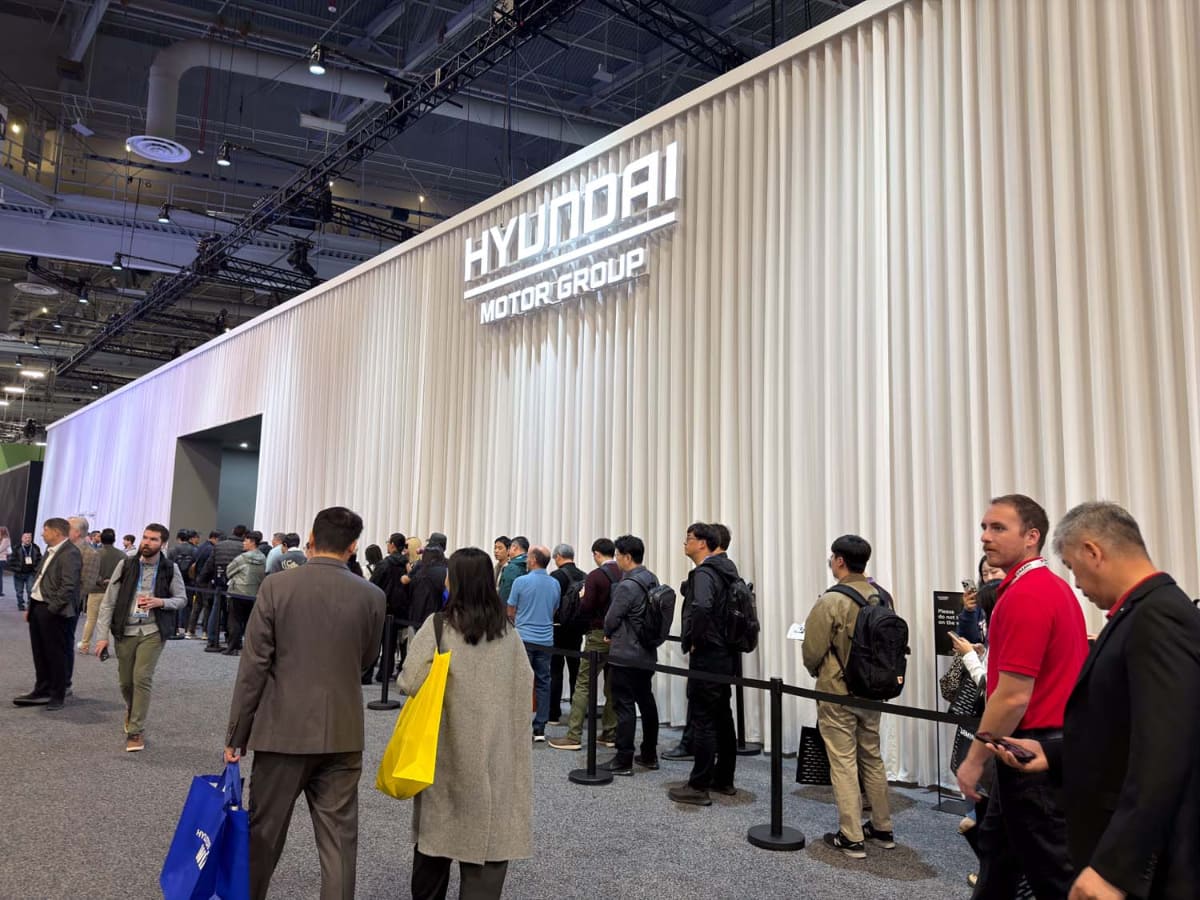 Atlasを展示したHyundai Motorsのブースは、最も人が混み合う場所に