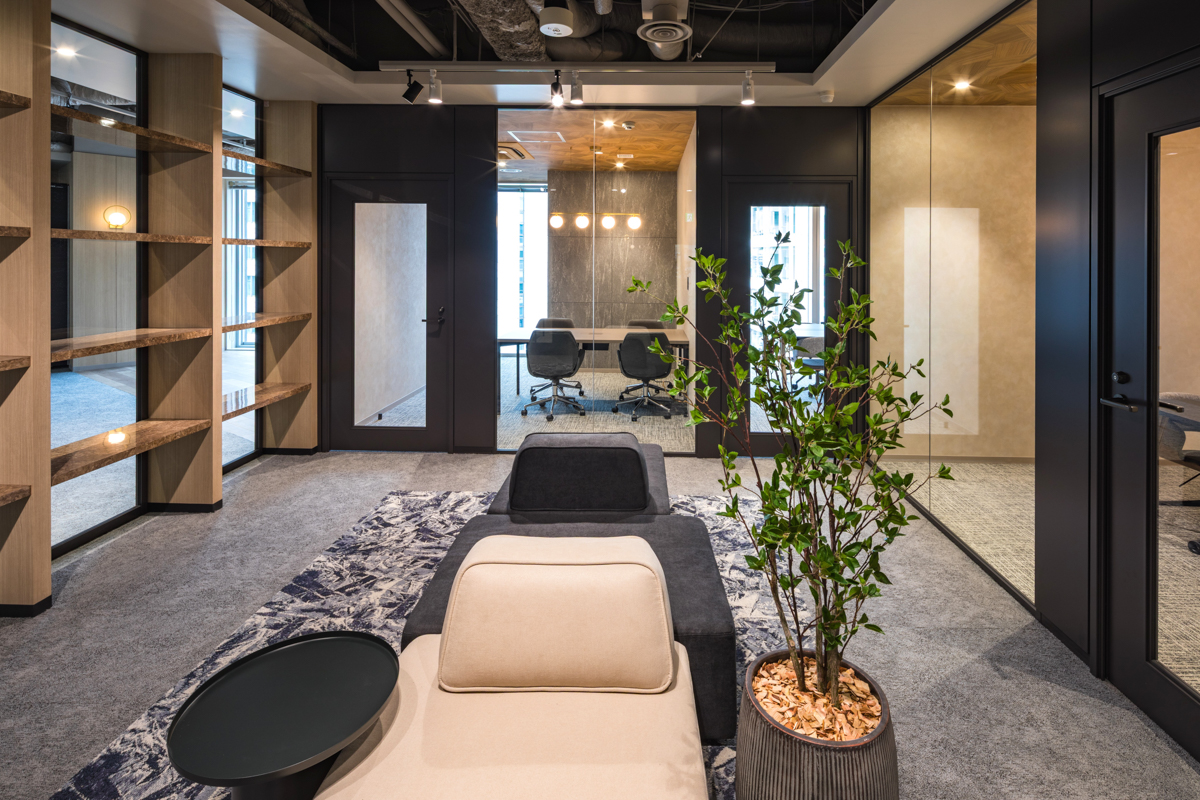 オフィス内ラウンジ