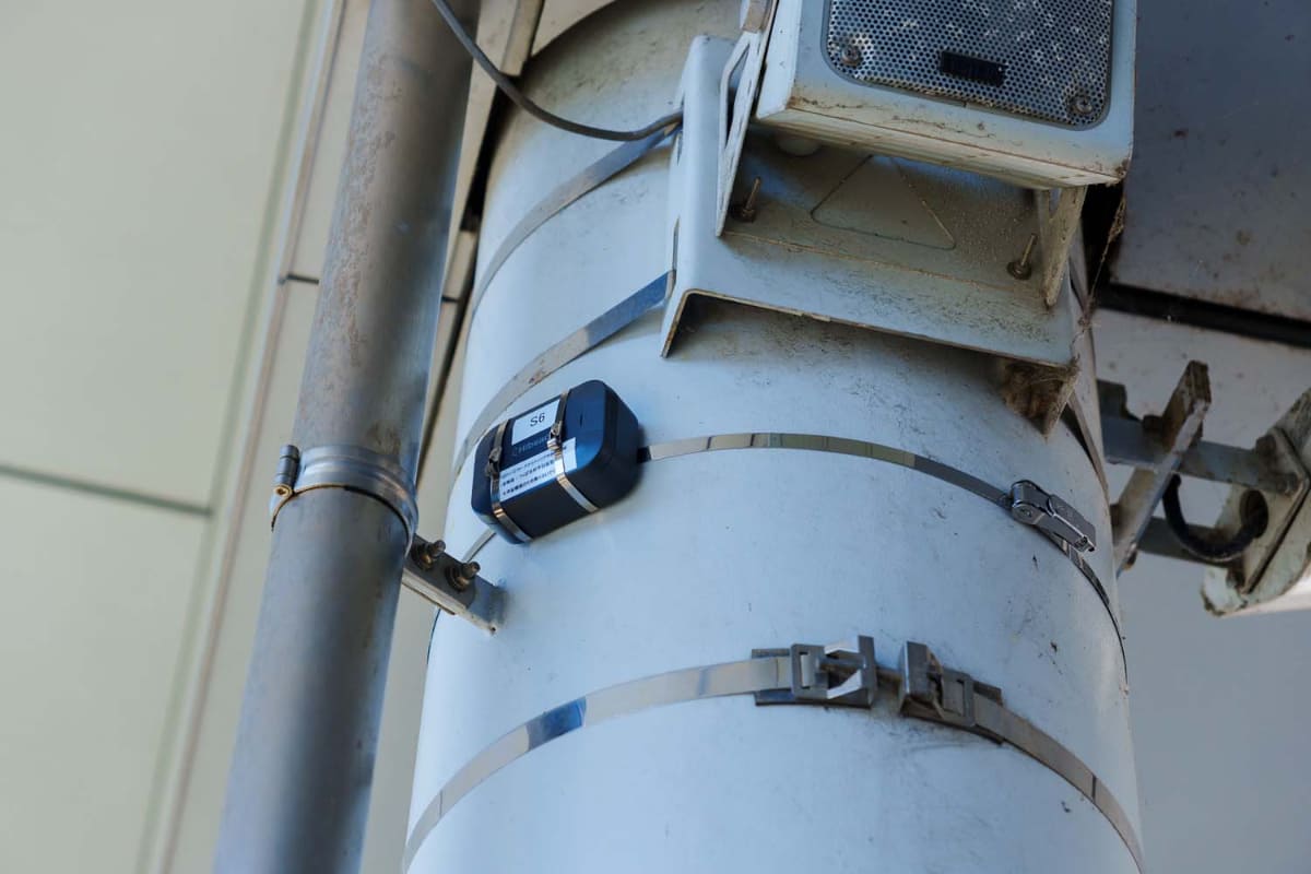 黒いボックスがビーコン