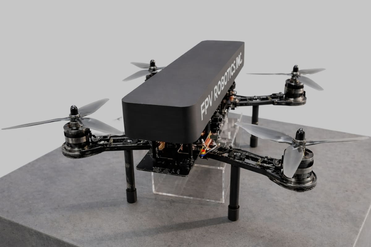 実証で使用するドローン「FPV logistics B-05」