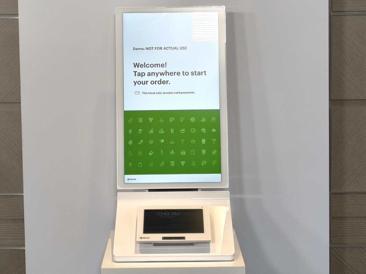 端末イメージ。現在は英語だが、日本語にローカライズされる。