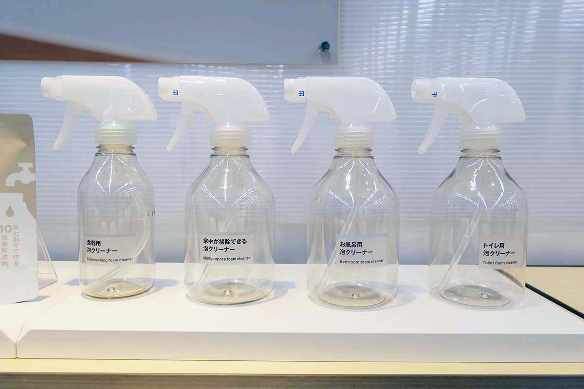 専用ボトル。「食器用」のみ250mlで、「お風呂用」「トイレ用」「家中が掃除できる」は400ml