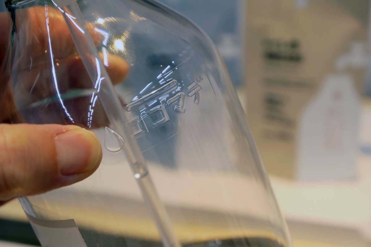 ボトルには水位線があります