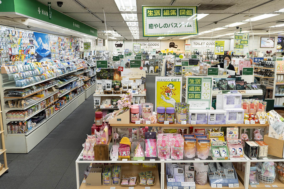 入浴剤を常時1,000種以上ラインアップする「癒しのバスタイム」(4Aフロア)