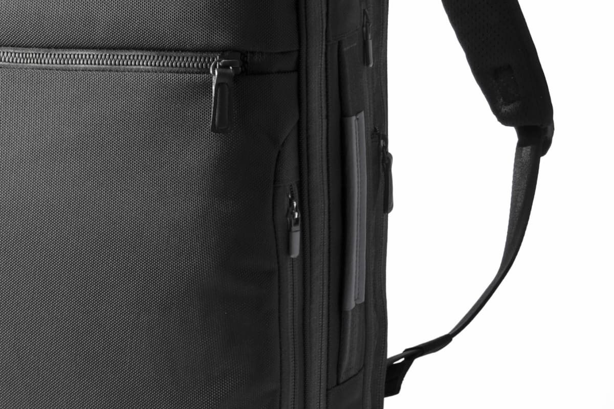 「サイドハンドル」をラインナップの全サイズに搭載