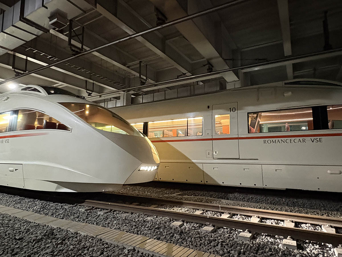 整備のため大野総合車両所へ向かうVSE(12月6日)