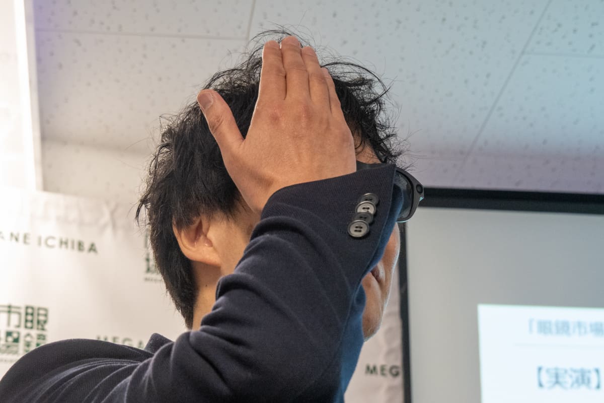 手でLED部分を覆うと撮影できない仕組みを採用