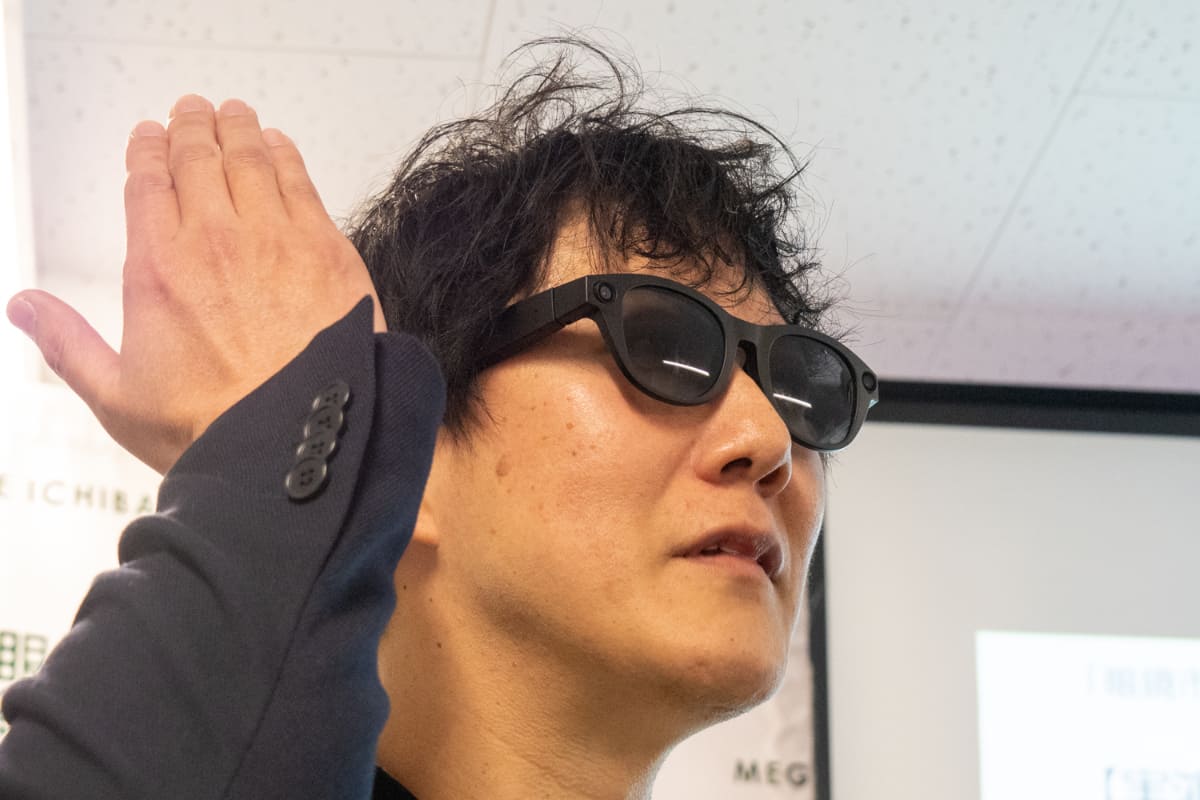 手でLED部分を覆うと撮影できない仕組みを採用