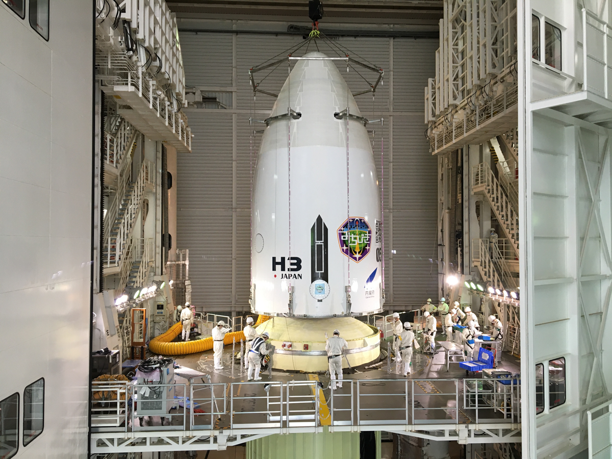 H3ロケット8号機フェアリング組み立ての様子(出典:JAXA)