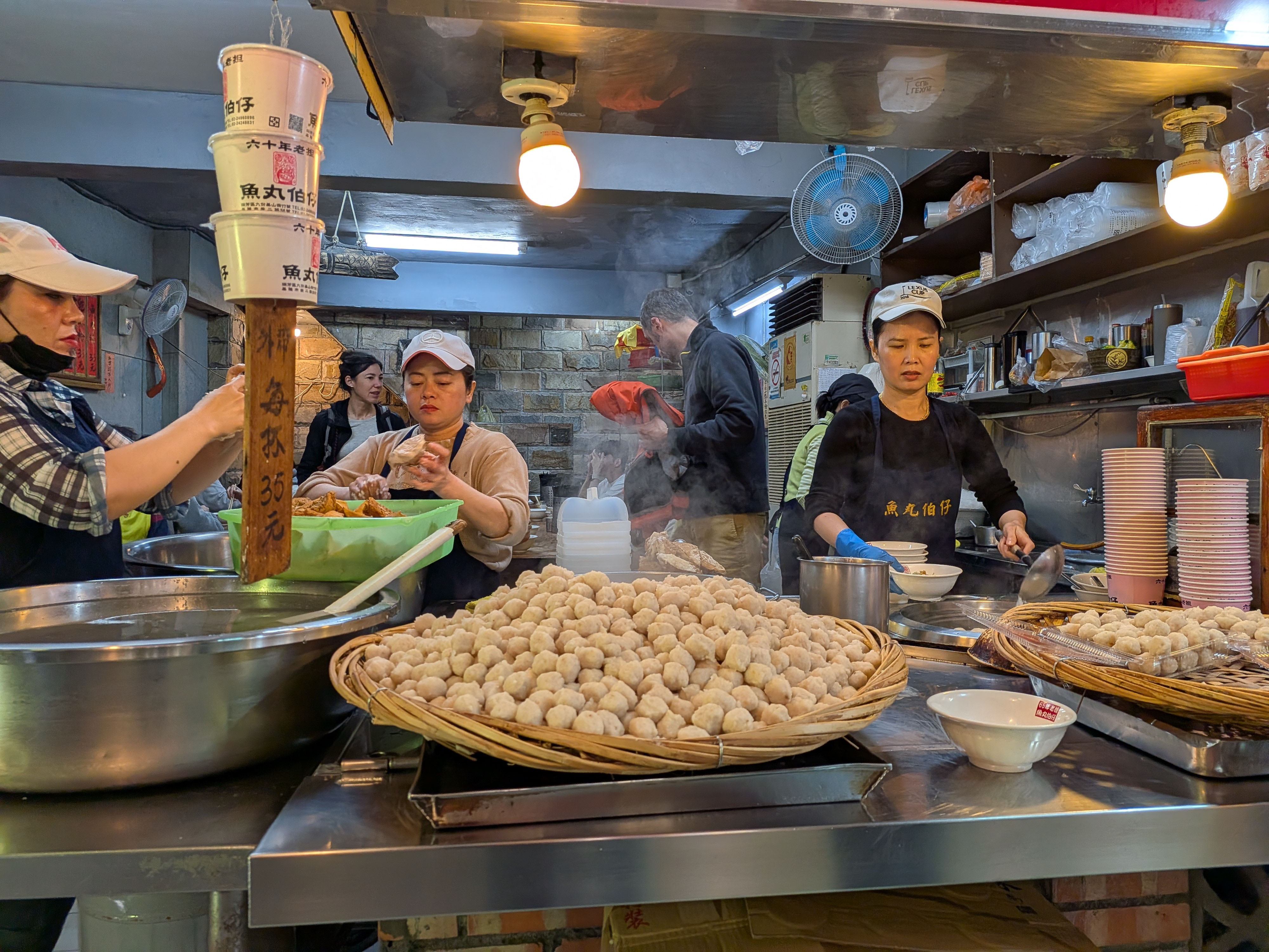 台北・九份の地を歩きながら、Pixel 10 Pro Foldで撮影。写りはやはり良好