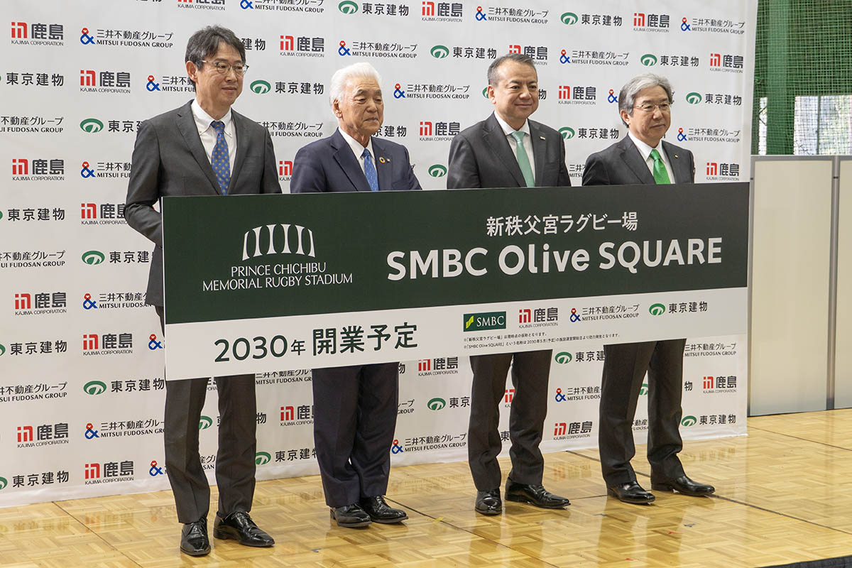 左から、三井不動産 代表取締役社長 植田俊氏、鹿島建設 代表取締役会長 兼 社長 押味至一氏、三井住友FG 取締役 執行役社長 グループCEO 中島達氏、東京建物 代表取締役社長執行役員 小澤克人氏