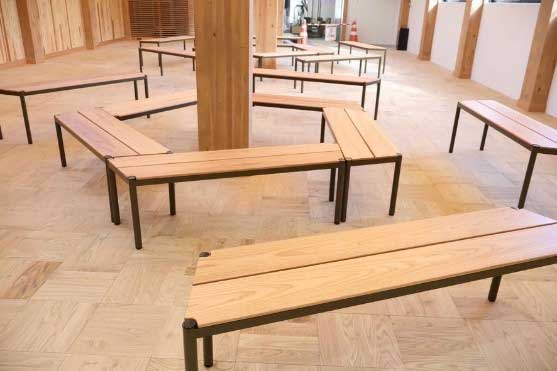 交流ホールベンチ