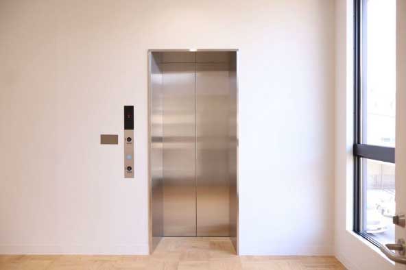 11人乗りのエレベーター