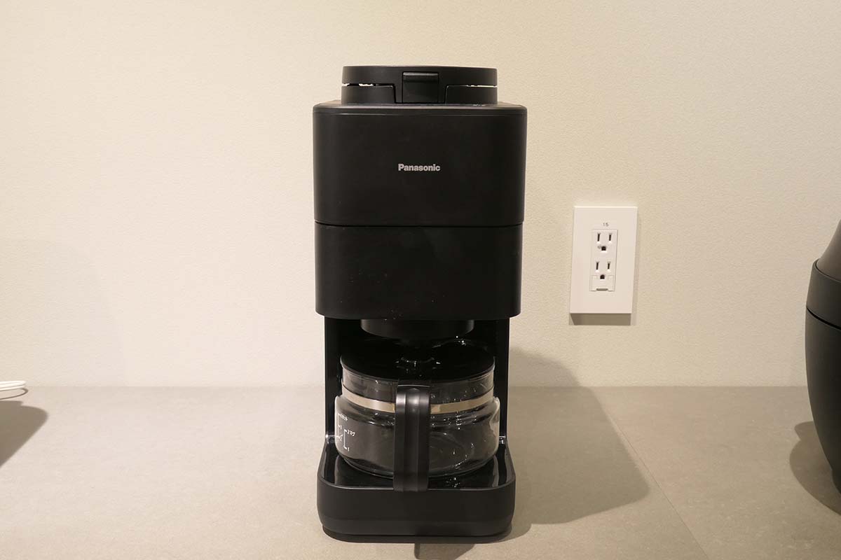 2025年発売の「NC-A58」。操作部を天面に移行し、横幅をかなりカット