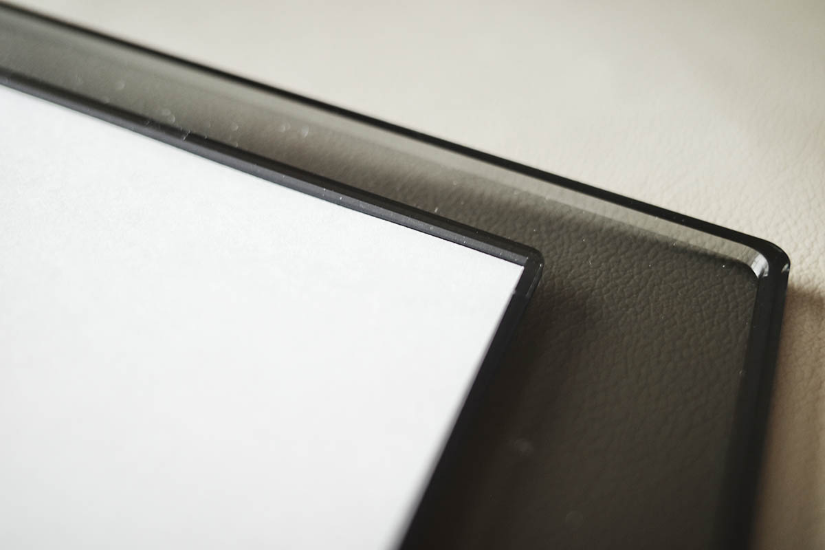 ガイドは出っ張っているので紙をピタッとセットできる