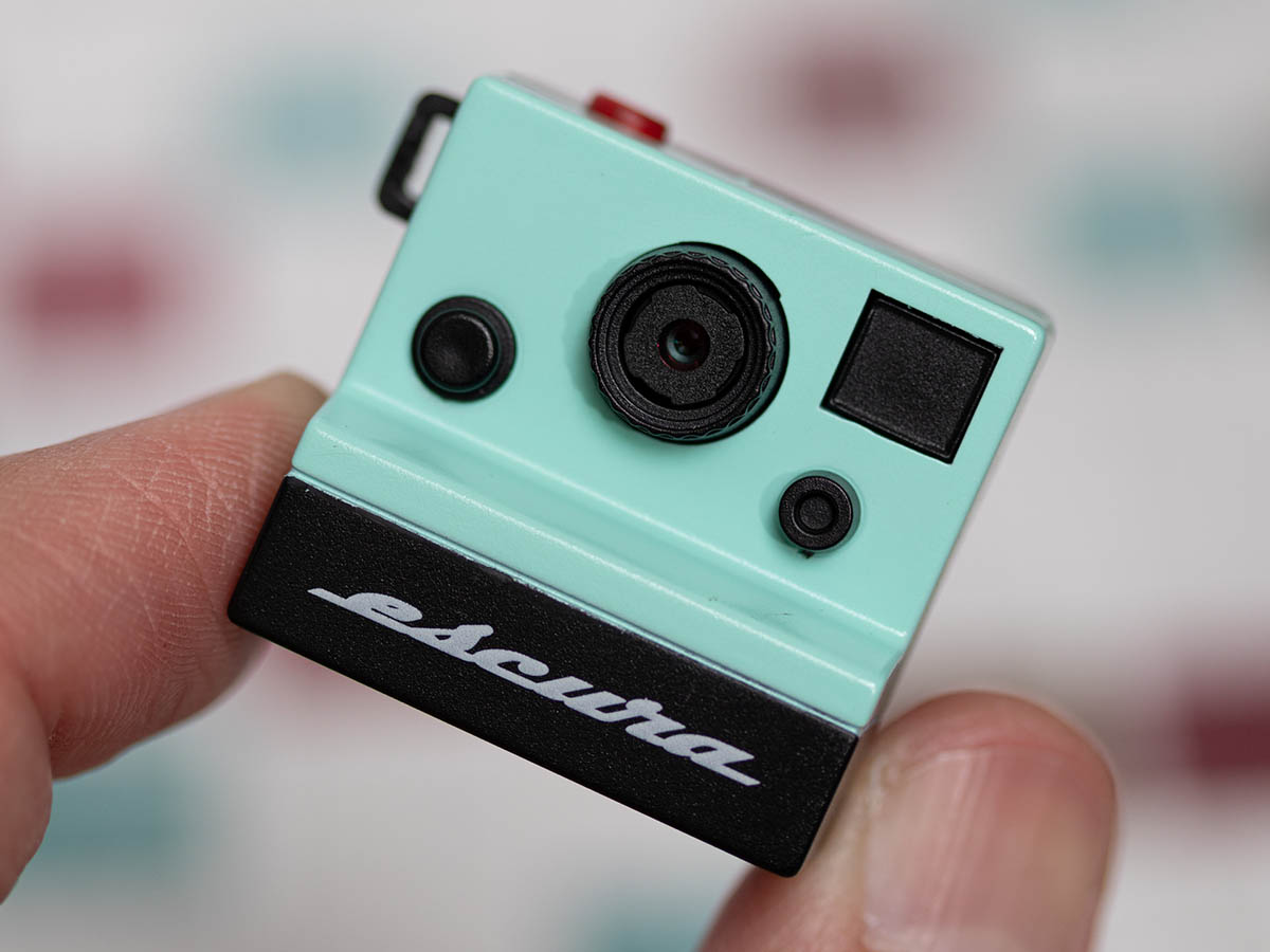 指でつまめるサイズ感です