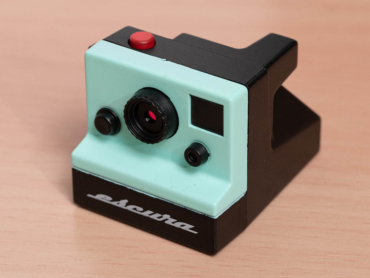 往年のインスタントカメラを思わせます
