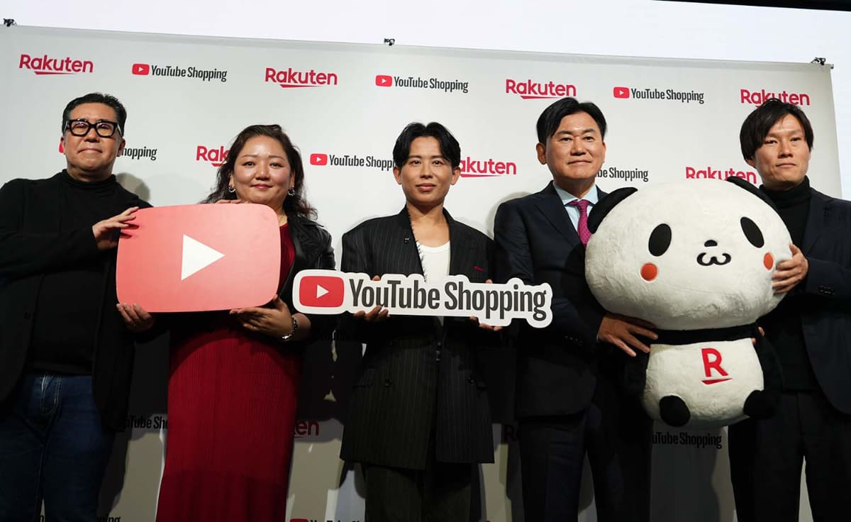 左からGoogle日本法人の奥山代表、YouTube Japan山川代表、「HIRO BEAUTY CHANNEL」の小田切ヒロ氏、楽天グループ三木谷社長、楽天グループ コマース&マーケティングカンパニー プレジデントの松村氏