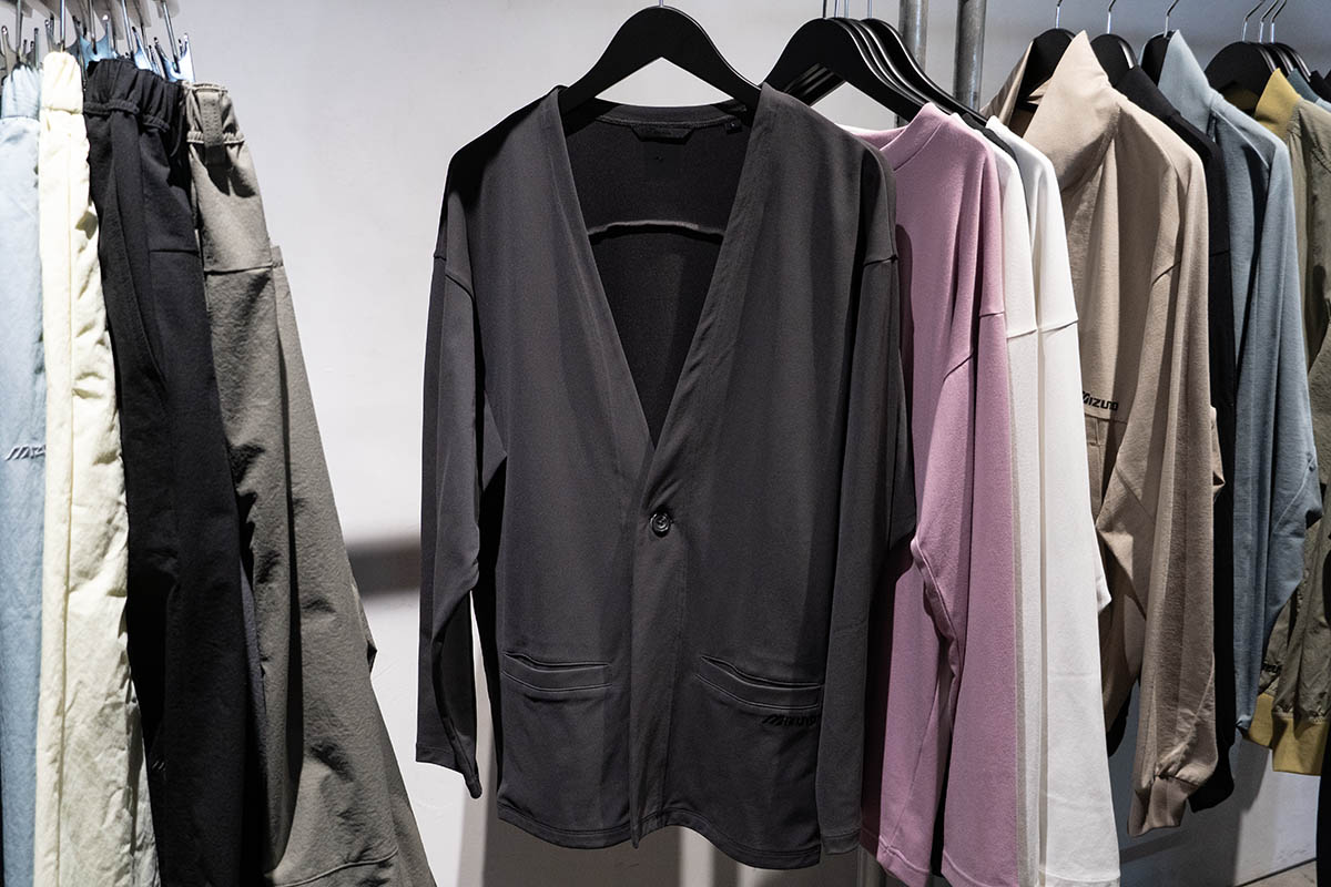 アンチスウェットカーディガン(11,000円)