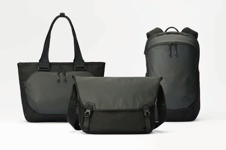 左から、トートバッグ、ショルダーバッグ、バックパック