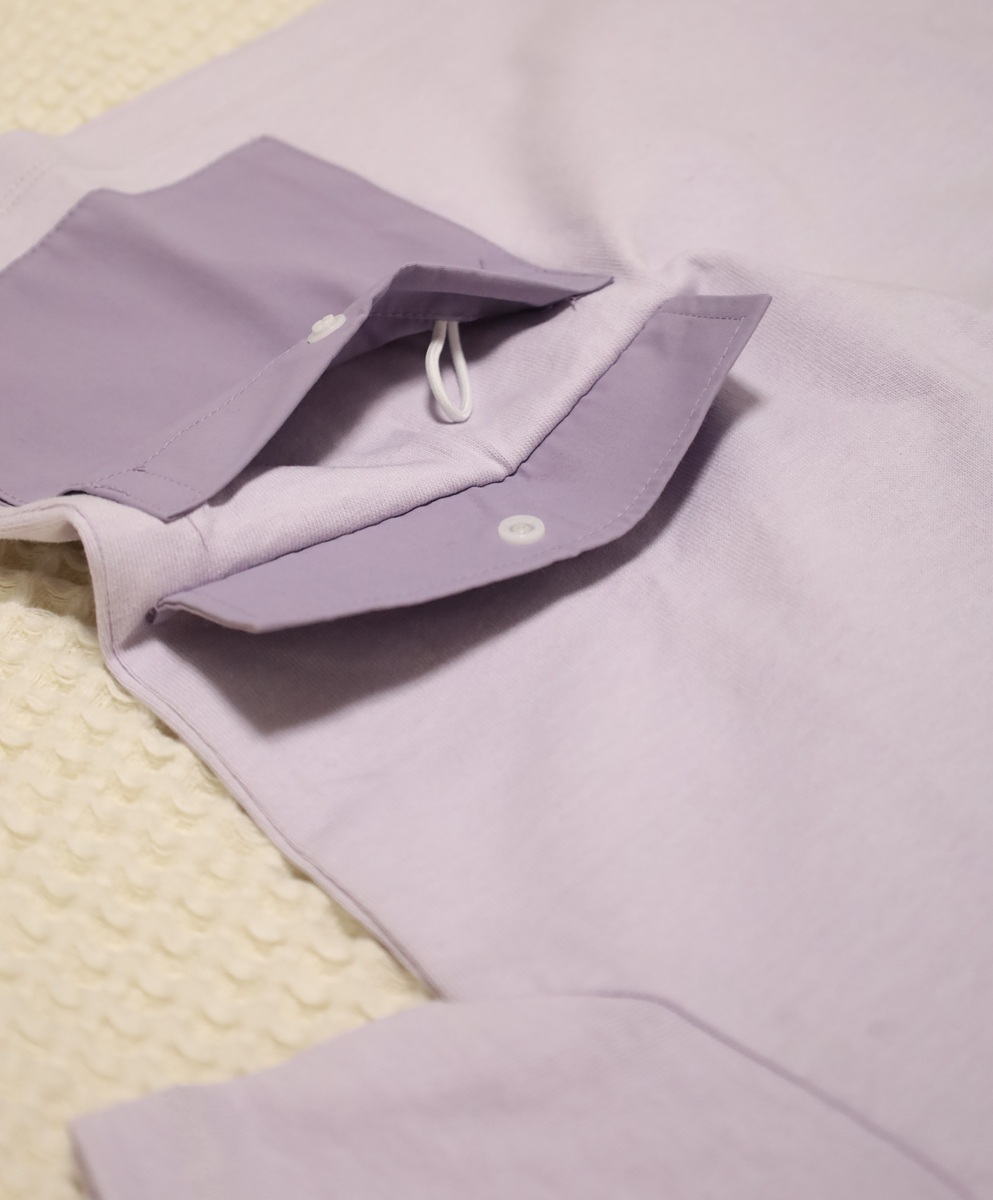 防犯ブザーや見守りGPSをポケット内部のループに引っ掛けられる