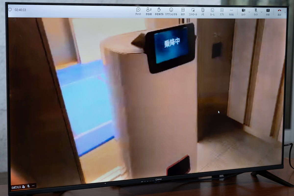 エレベーターも自動で乗り降りできます