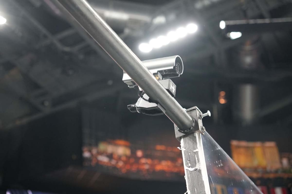 ライン判定などにも使う広角カメラ